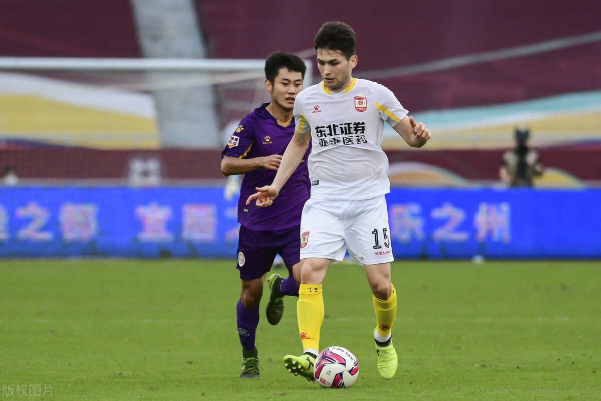 门兴格拉德巴赫训练开放日，关键时刻内部沟通引欢呼，社区盾在即，年轻球员得到机会(门兴格拉德巴赫门将)