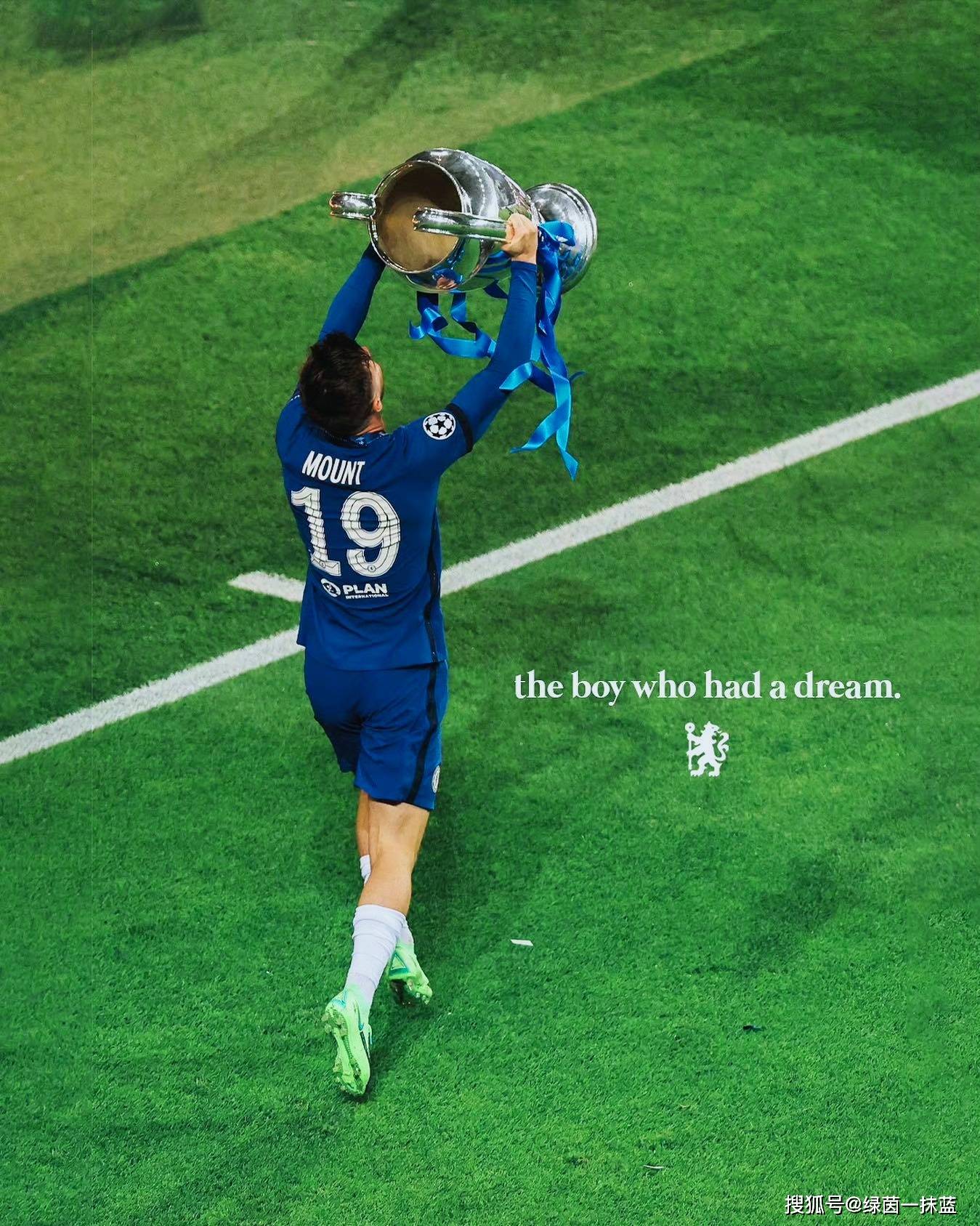 包含曼联训练开放日，冲刺阶段官宣签约引欢呼，意大利杯在即，团队化学反应显著的词条